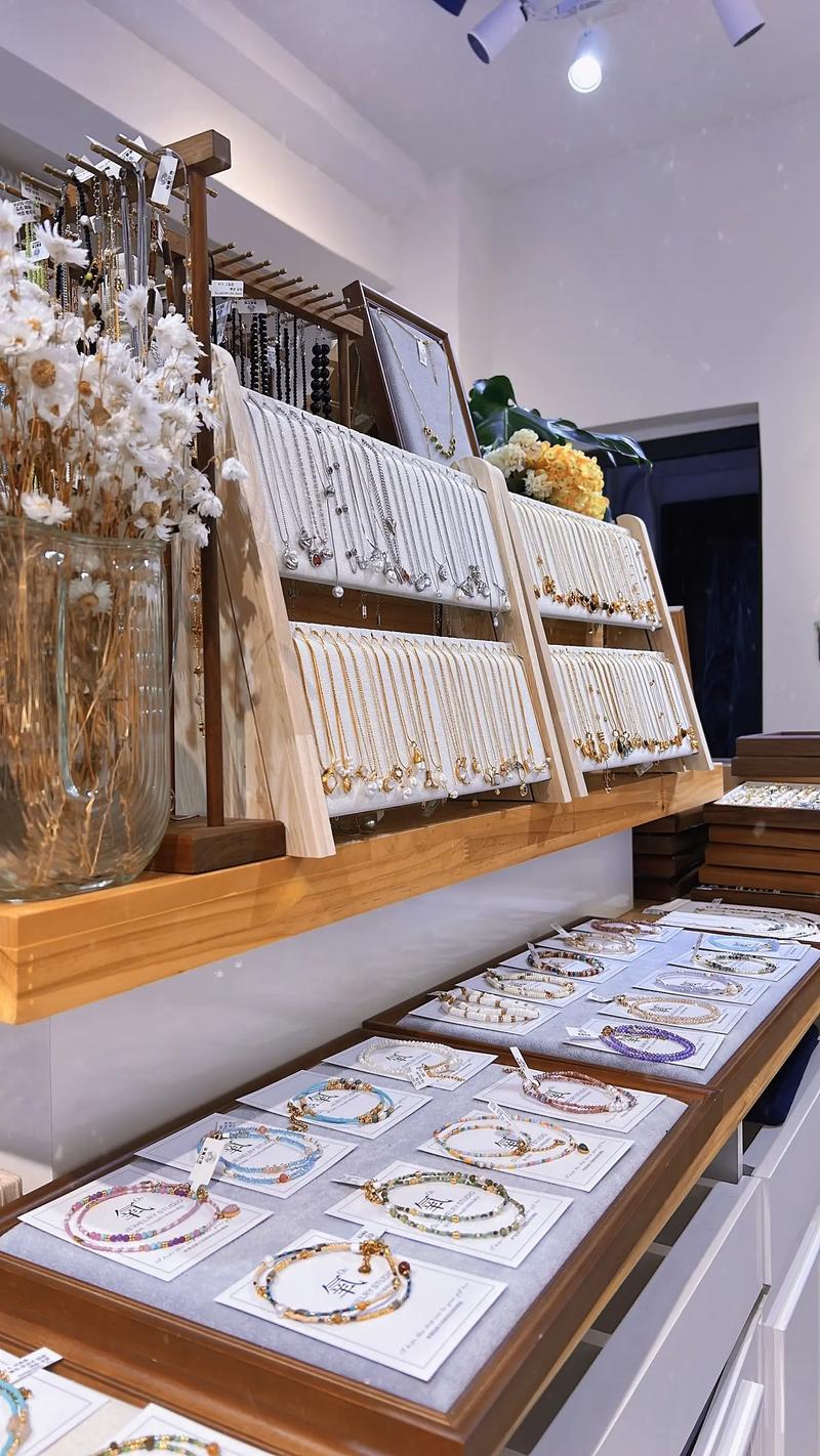 Bracelet Displays (2)